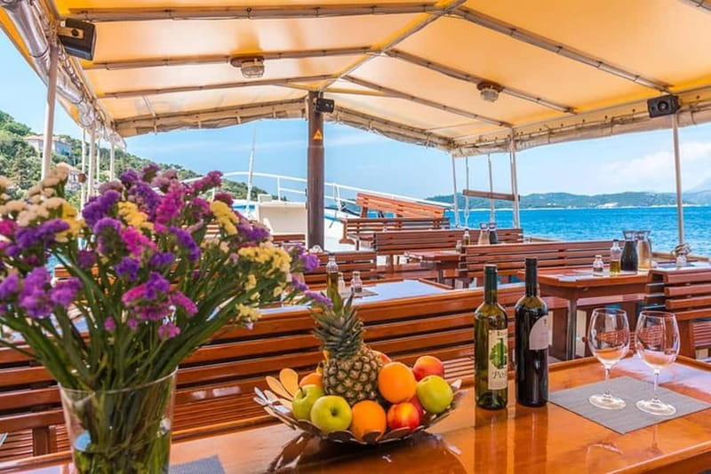 Dubrovnik: Elaphite Islands Cruise with Lunch and Drinks - Lopud: three hours for lunch, beach time, and a longer walk