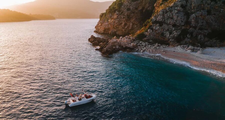Dubrovnik:Elaphiti Islands and caves Private Speedboat Tour - A skipper who listens can make or break the day