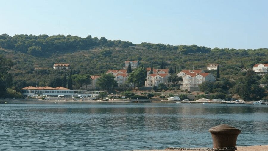 Dubrovnik: Elaphiti Islands Boat Cruise with Lunch & Drinks - What the $58 price really covers