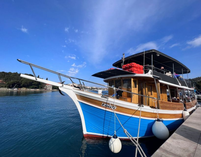 Dubrovnik: Elaphiti Islands Day Trip with Lunch - Sipan: olive trees and aristocratic retreats