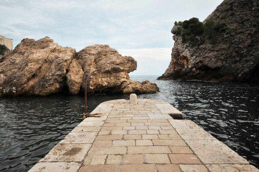 Dubrovnik: Epic Game of Thrones Tour + Lokrum & Saver Option - Pile Gate, Stradun, and the city beneath the fantasy