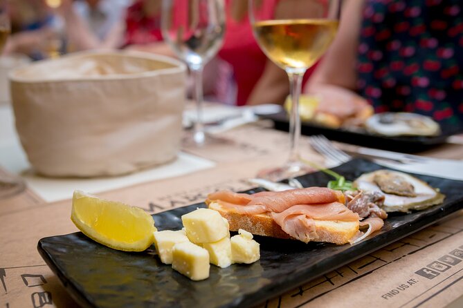 Dubrovnik Food and Drink Walking Tour with a Local Guide - Orlando’s Column and Sponza Palace