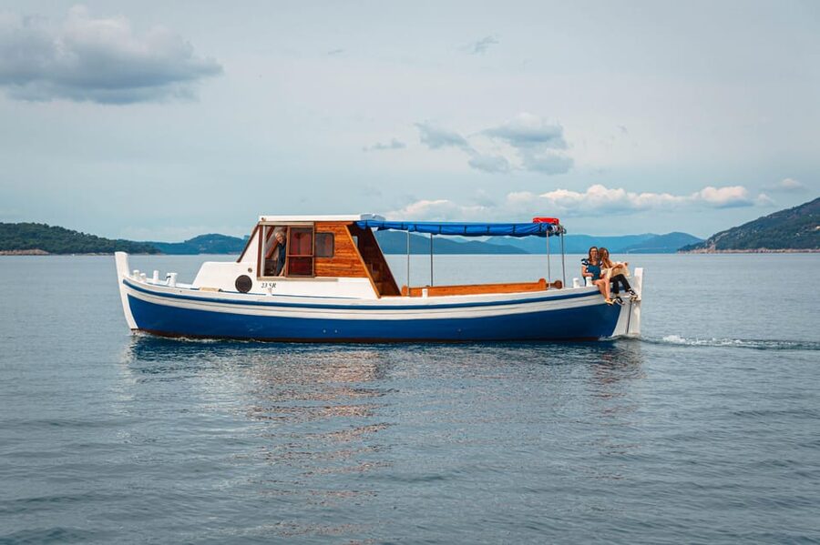 Dubrovnik: Full-Day Blue Cave & Elaphiti Islands Boat Tour - What happens on the boat between stops
