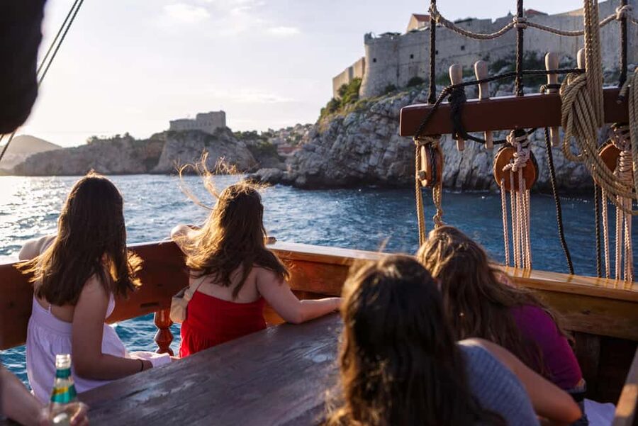 Dubrovnik: Galleon Sunset Cruise with a Live Guide & Drink - Stories of ships, trade, and Dubrovnik
