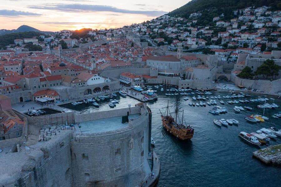Dubrovnik: Galleon Sunset Cruise with a Live Guide & Drink - What can go wrong, and how to plan around it