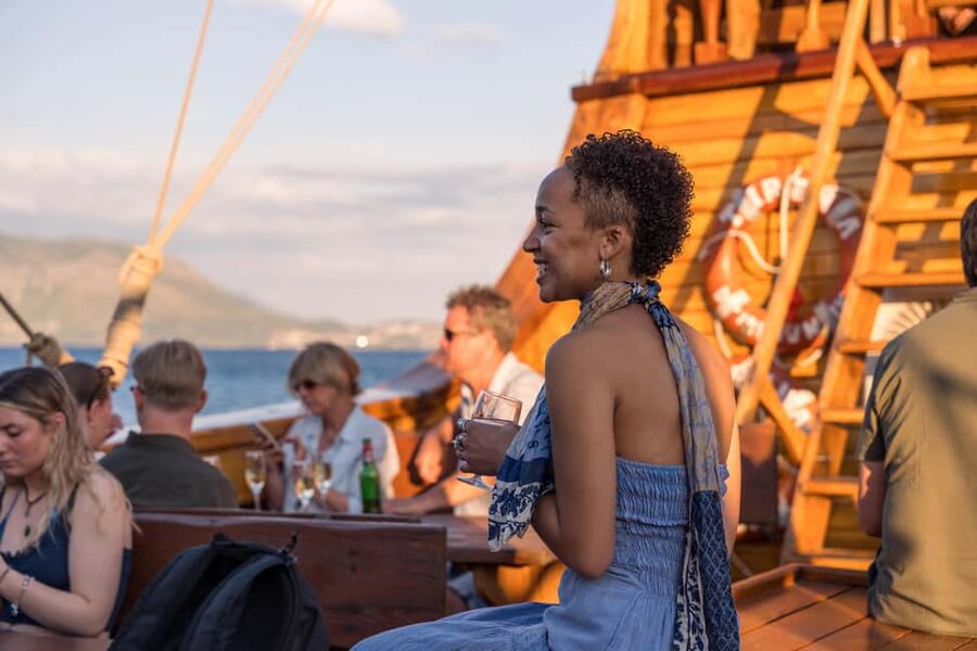 Dubrovnik: Galleon Sunset Cruise with a Live Guide & Drink - Who should book the Galleon Tirena cruise