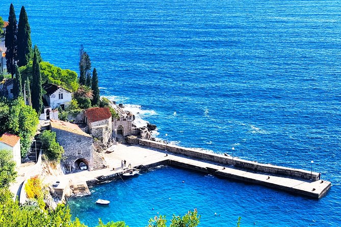 Dubrovnik Game of Thrones Driving Tour - A final drive by the city walls