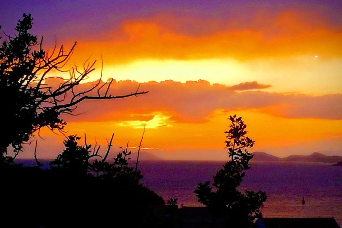 Dubrovnik: Golden Hour Sunset Cruise with Drinks - Drinks, comfort, and the cold-weather warning