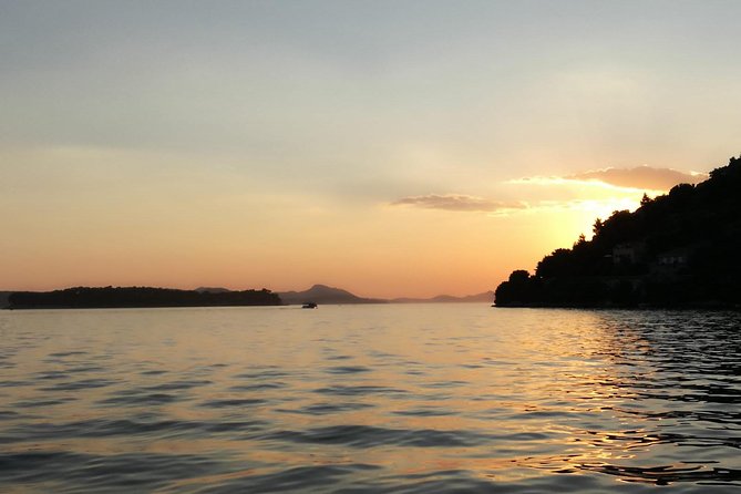 Dubrovnik: Golden Hour Sunset Cruise with Drinks - Who will enjoy this Dubrovnik cruise most?