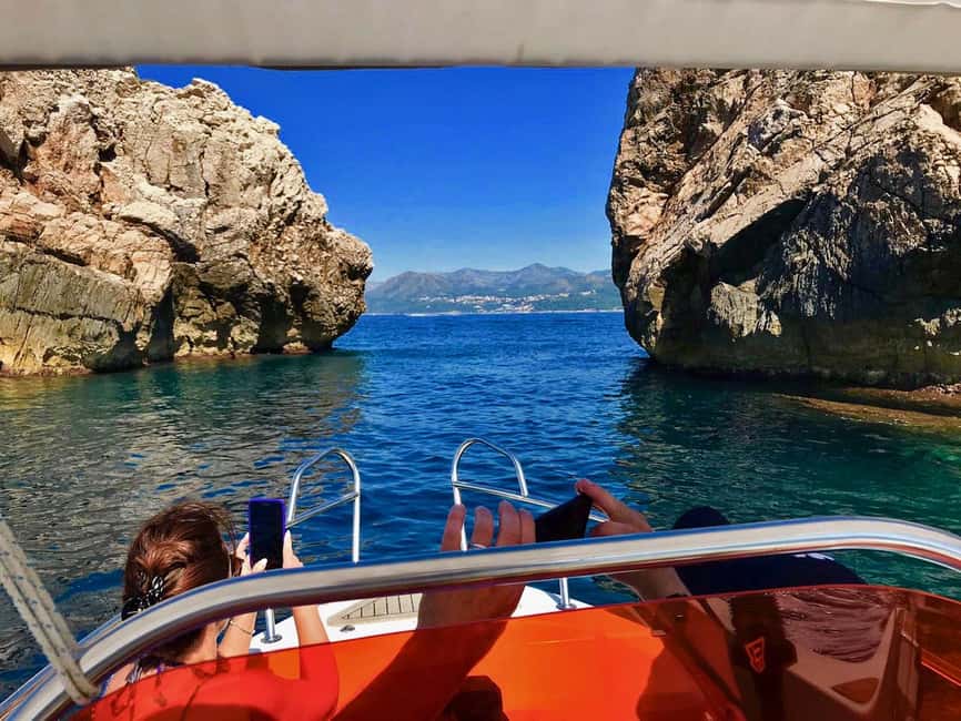 Dubrovnik: Half-Day Boat Tour to Elaphite Islands 4h - What the private format changes