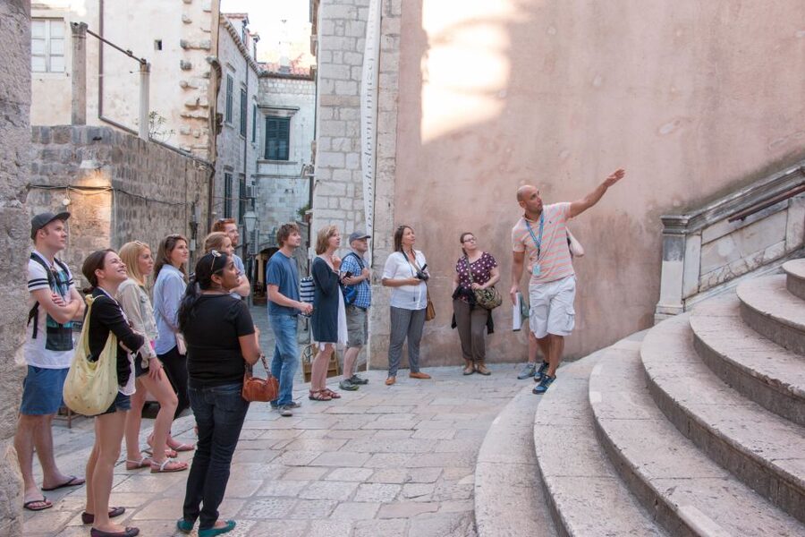 Dubrovnik Highlights & Game of Thrones Locations Tour - Guides who connect the screen to the city