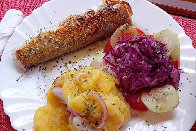 Dubrovnik Island-Hopping Cruise in the Elaphites with Lunch - What the crew adds to the day