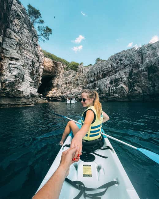 Dubrovnik: Kayak Rental - Starting at Banje Beach beside Dubrovnik’s Old Town