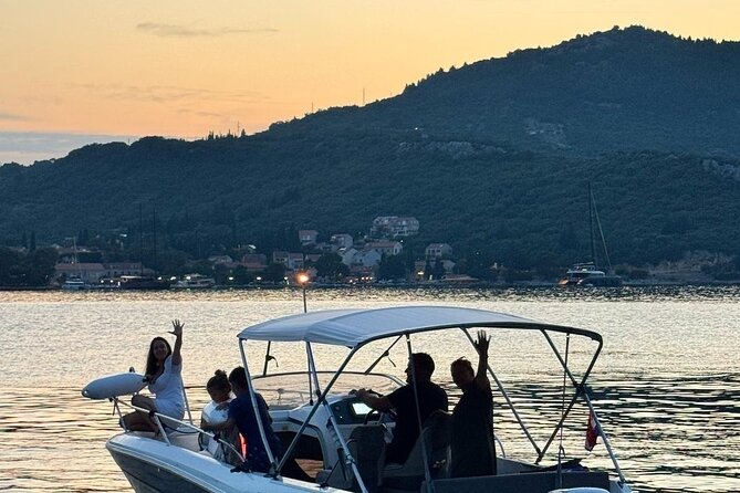 Dubrovnik Kayak Rental on Banje Beach - Weather and service considerations
