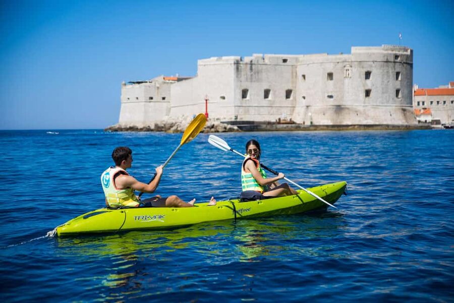 Dubrovnik: Kayak Rental - Choosing a kayak and getting comfortable on the water
