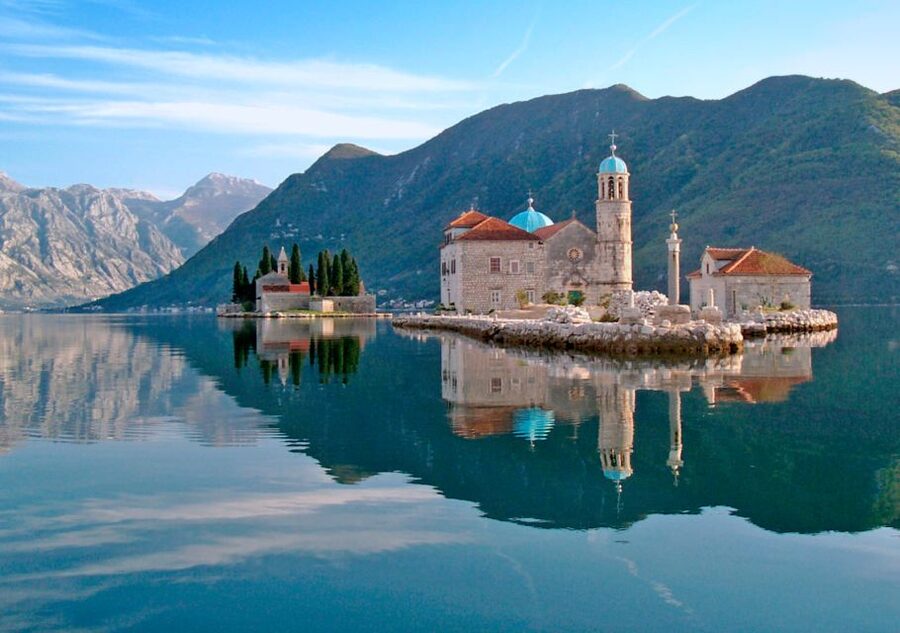 Dubrovnik: Kotor, Perast, Sveti Stefan, and Budva Day Trip - Budva for lunch, shopping, and free time