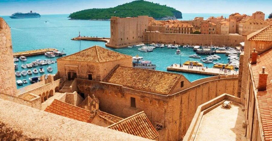 Dubrovnik: Old Town and City Walls Guided Walking Tour - Why Dubrovnik’s walls are the right place to begin