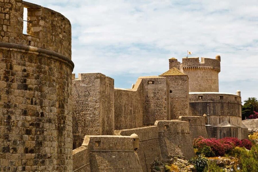 Dubrovnik: Old Town & City Walls Guided Tours Combo - The Old Port and the break between tours