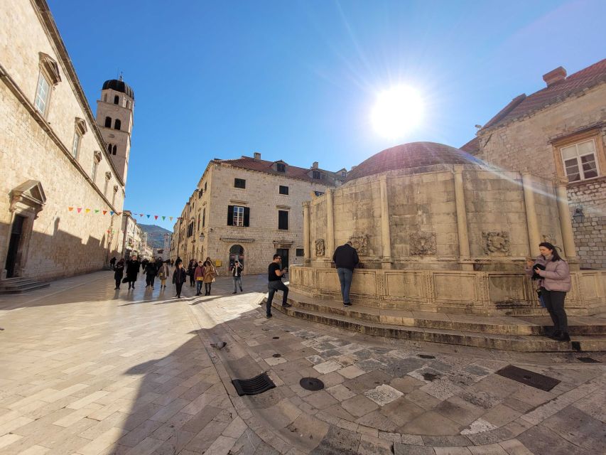 Dubrovnik: Old Town Highlights Tour with Audio Guide - Key points at a glance