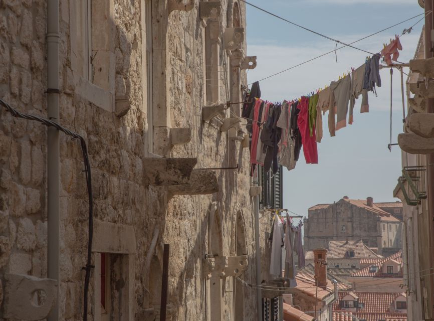 Dubrovnik: Old Town History Walking Tour - Rector’s Palace and the controlled power of government