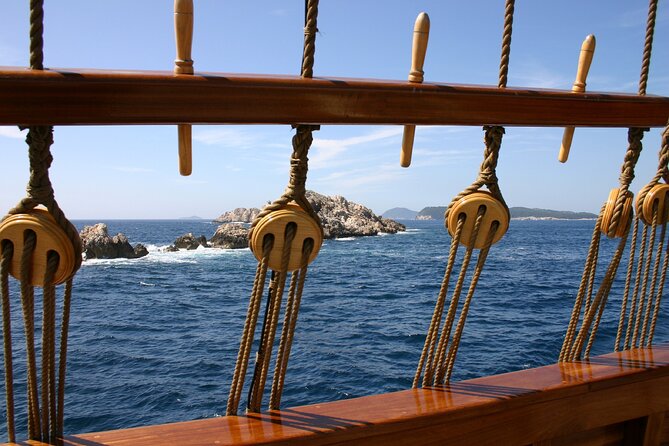 Dubrovnik Old Town Walking Tour and Cruise with Karaka - Weather, timing, and the small details that matter