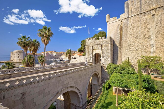 Dubrovnik Old Town Walking Tour with Audioguide - Orlando’s Column, Saint Blaise, and the Small Fountain