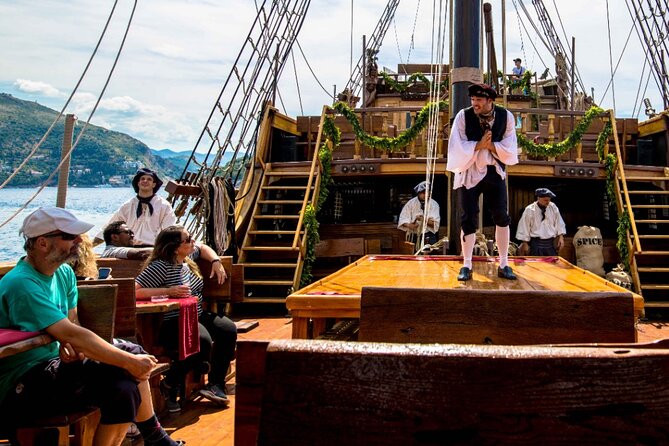 Dubrovnik Panoramic Cruise on a Wooden Galleon with a Live Show - A live show with a captain and faithful crew