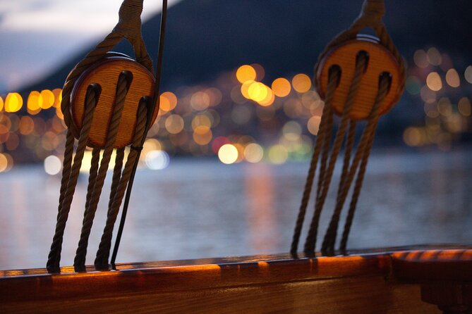 Dubrovnik Panoramic Night Cruise with Karaka - Group size, comfort, and timing