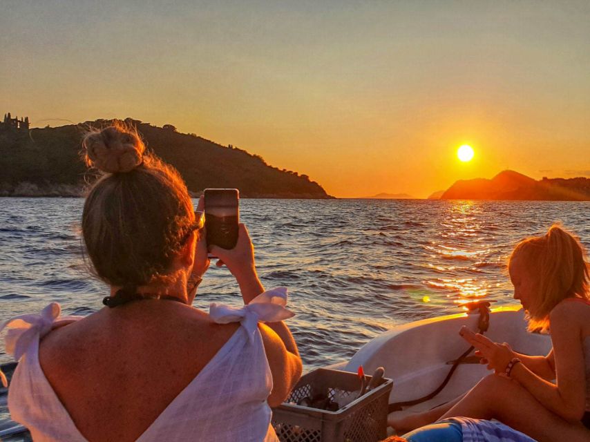 Dubrovnik: Private Boat Cruise at Sunset with Champagne - Lazarettos, quarantine, and an unusual piece of Dubrovnik history