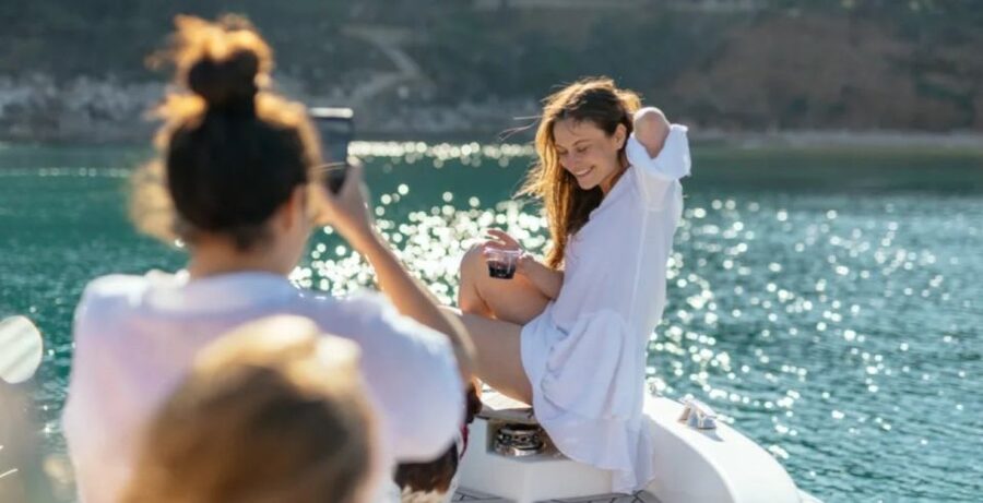 Dubrovnik: Private Boat Cruise at Sunset with Champagne - How the private price works for a small group