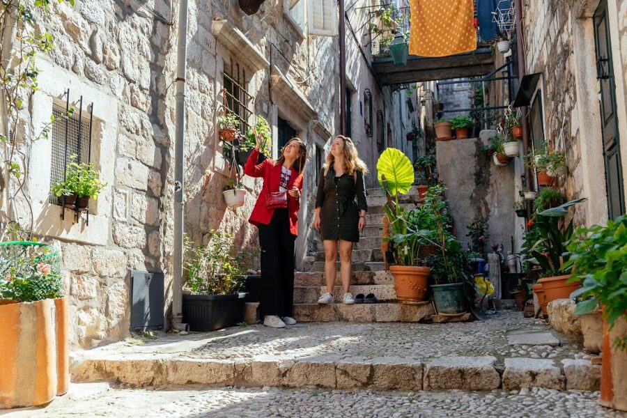 Dubrovnik: Private Family Friendly City Tour with Guide - The ice cream stop and local flavor