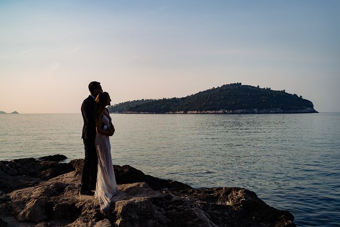 Dubrovnik Private Photoshoot with Local Professional Photographer - Natural photographs or detailed posing?