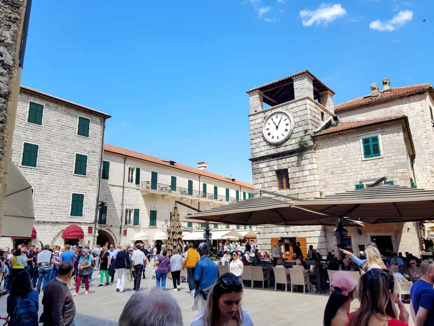 Dubrovnik: Private Tour to Montenegro, Kotor, and Perast - Starting early at the Croatia-Montenegro border