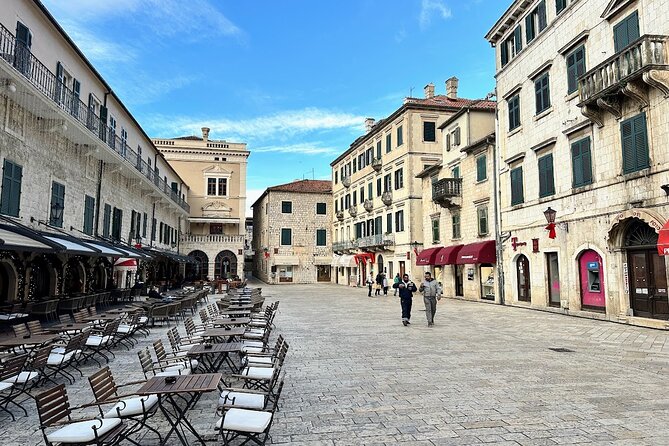 Dubrovnik: Private Tour to Montenegro - Kotor & Perast - Leaving Dubrovnik for the Montenegrin coast