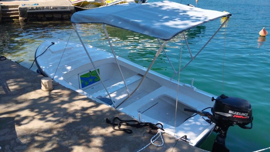 Dubrovnik: Rent a fun and easy to use boat without license - What is included, and what you still need to bring