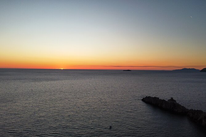 Dubrovnik Romantic Sunset Boat Tour - What Is Included on the Boat