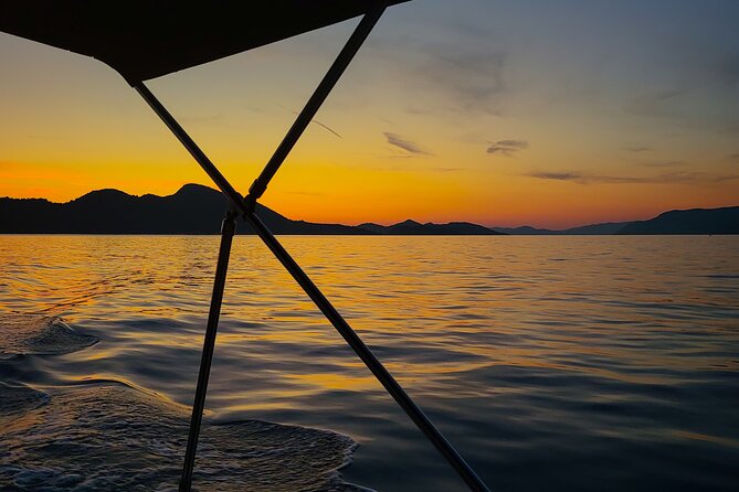 Dubrovnik Romantic Sunset Boat Tour - Making the Most of the Two Hours