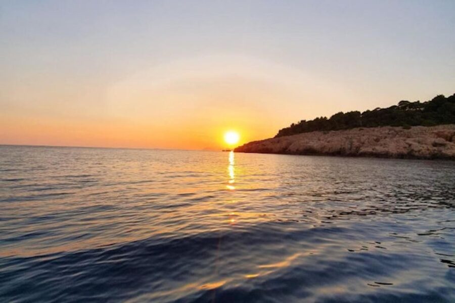 Dubrovnik: Romantic Sunset Cruise - Starting at the Old Town port