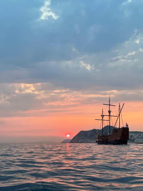 Dubrovnik: Sea Kayaking&Snorkelling Guided Day/Sunset Tours - Paddling toward Lokrum Island
