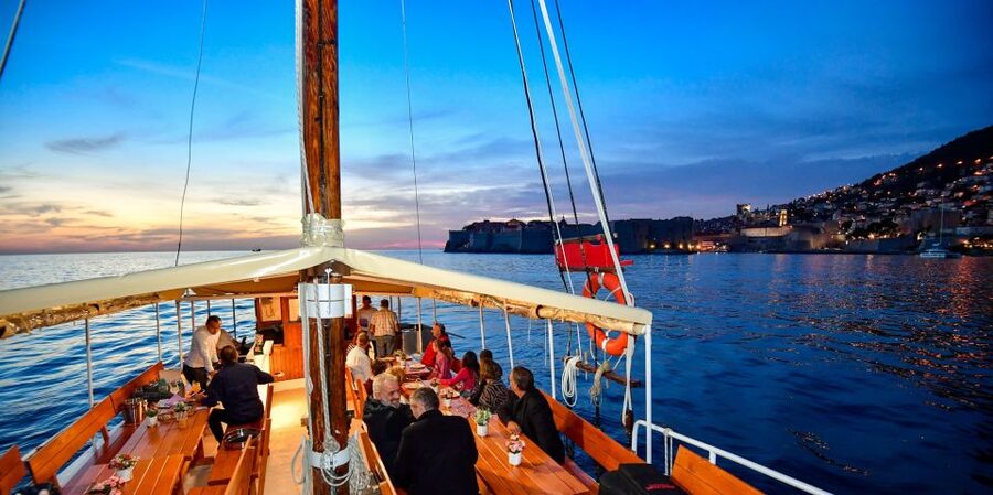 Dubrovnik: Sunset Dinner Cruise around the Old Town - The first drinks and Croatian appetizers