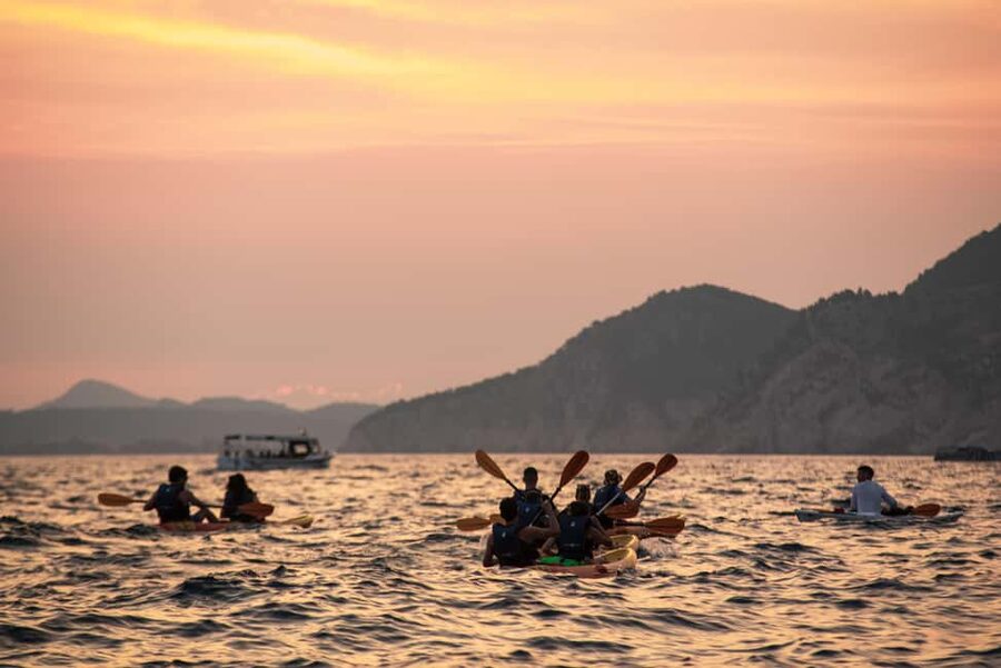 Dubrovnik: Sunset Kayaking and Snorkeling Tour - Why the water gives you Dubrovnik’s best view