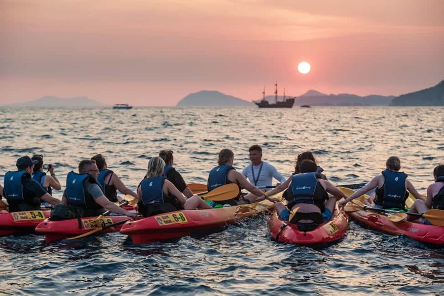 Dubrovnik: Sunset Kayaking and Snorkeling Tour - The wine is a small but smart finish