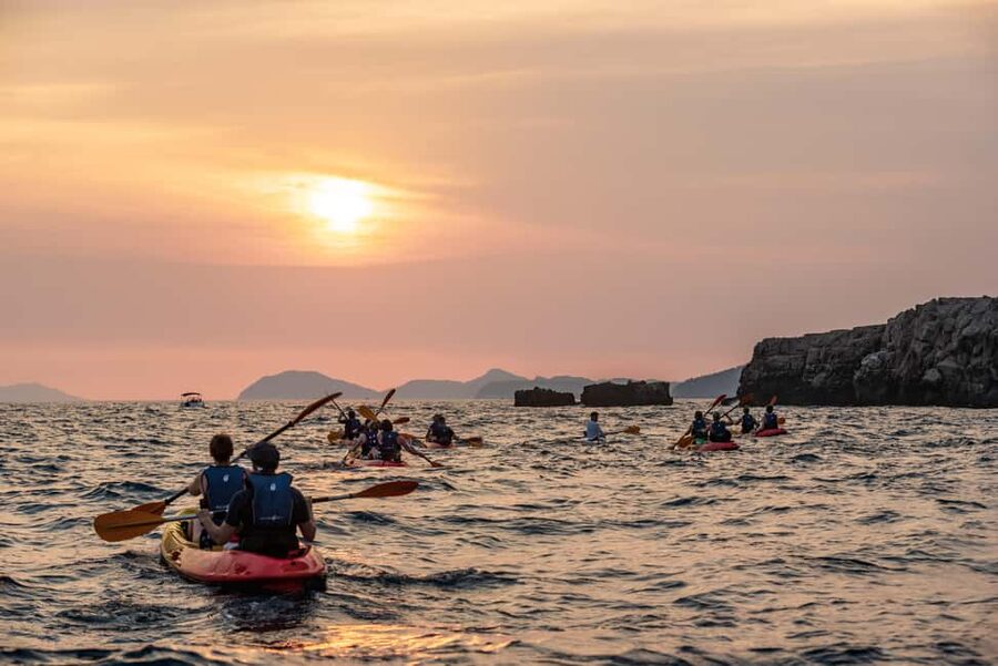Dubrovnik: Sunset Kayaking and Snorkeling Tour - Who will enjoy the 3-hour route?