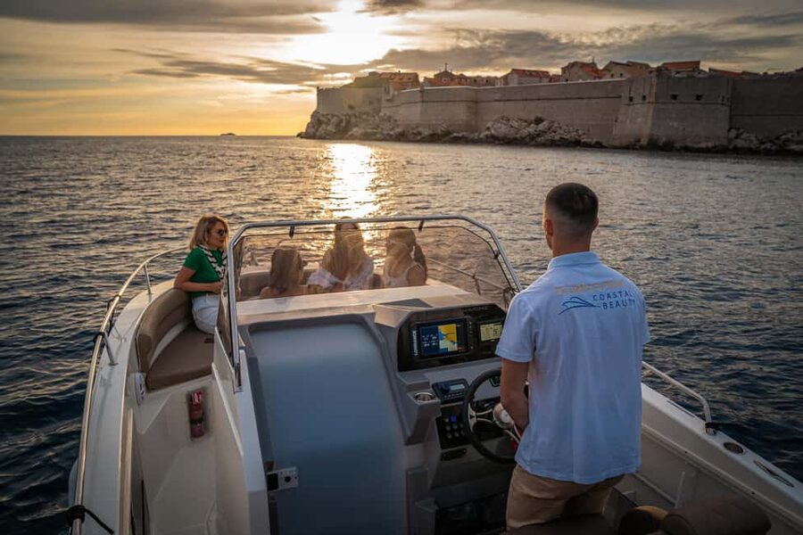 Dubrovnik: Sunset Tour With Panorama Of City Walls - Should You Book the $294 Private Sunset Tour?