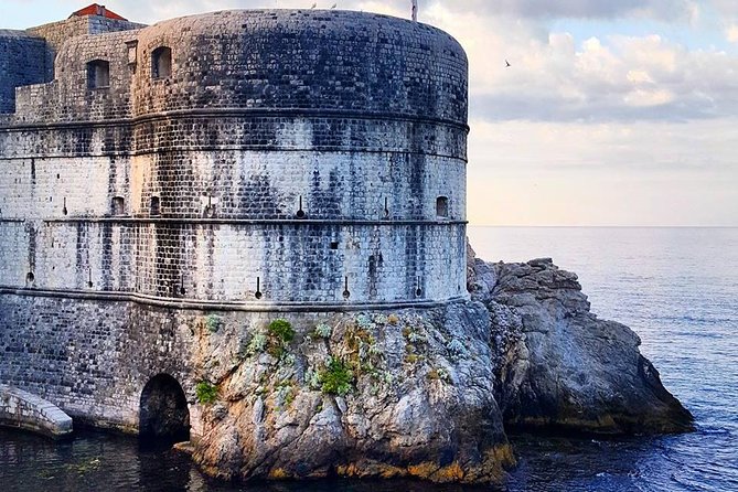 Dubrovnik walking history tour - Orlando’s Column and the idea of freedom
