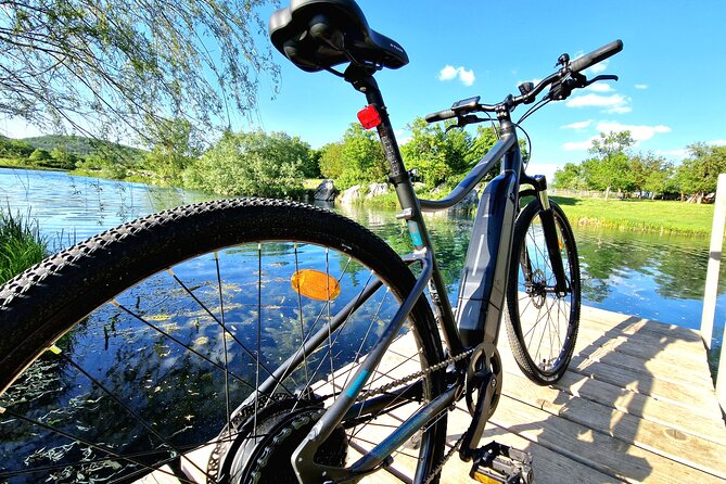 E-bike Tour Around Gacka River Valley - Setting out with an e-bike and a paper map