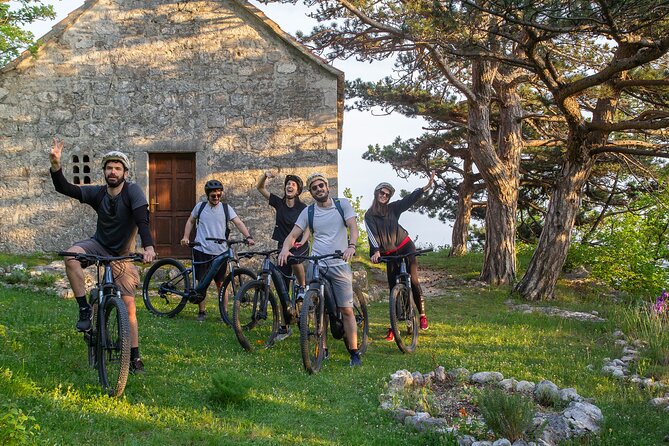 E-Bike Tour at Historical Villages of Makarska - A 30-minute break in Gornje Tučepi