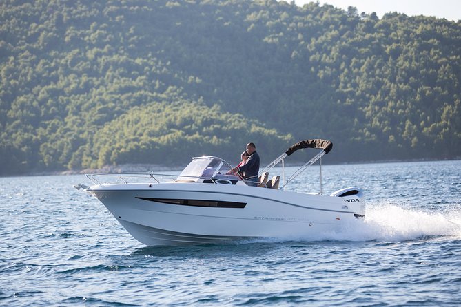 Elaphiti Islands 6 Hours Private Speedboat Tour - Sipan: the largest island and a taste of local produce