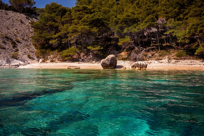 Exclusive Private Tour: Red Rocks & Pakleni Islands - Snorkeling, swimming, and what to bring