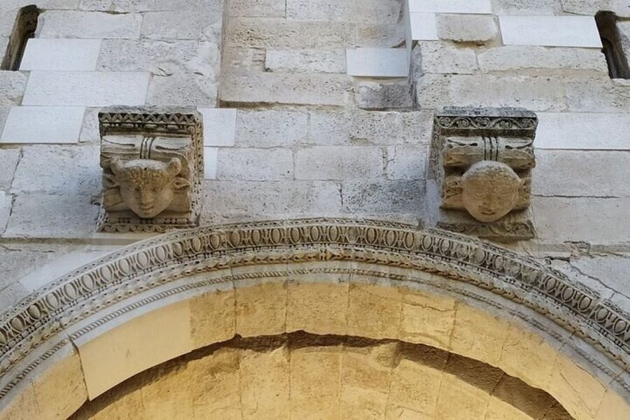 Experience Split History Walking Tour With Local Historian - Read Diocletian’s Palace as a city